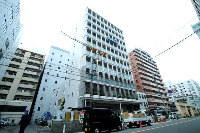 北大阪急行電鉄 江坂駅 徒歩3分 10階建 築9年の外観写真