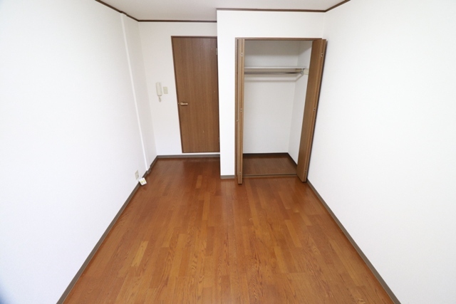 ハイツ岩本の居間写真