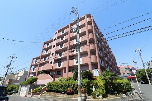 阪急千里線 千里山駅 徒歩16分 築32年