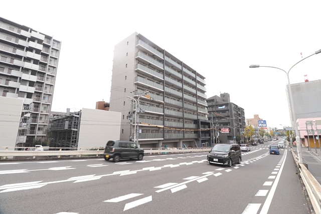 Osaka Metro御堂筋線 江坂駅 徒歩13分 9階建 築7年の外観写真
