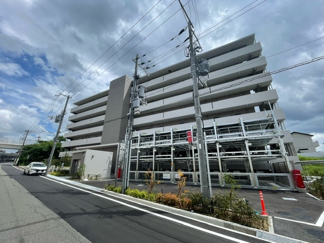 Osaka Metro御堂筋線 江坂駅 徒歩13分 7階建 築3年の外観写真