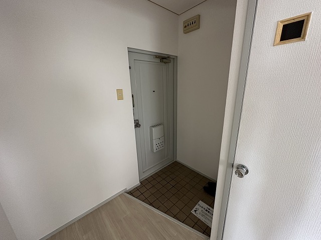 東難波佐野マンションの玄関写真