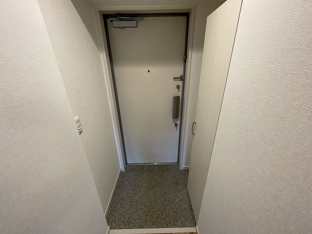リエス尼崎東の玄関写真