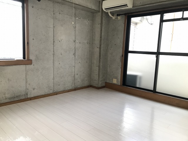 ファニーコートSの居間写真
