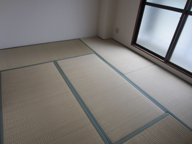 エメラルド久々知パートツーの居間写真