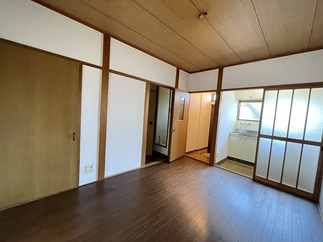 リバーサイド宮本の居間写真