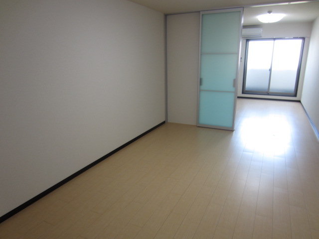 フジパレス尼崎宮内町EASTの居間写真