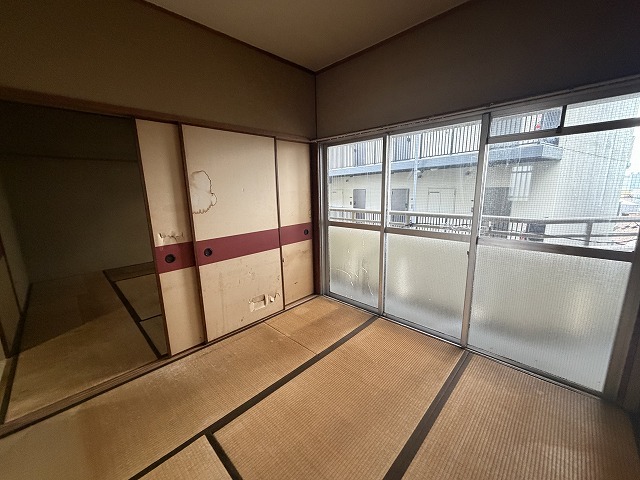 JR東海道・山陽本線 立花駅 徒歩5分 7階建 築42年の居間写真