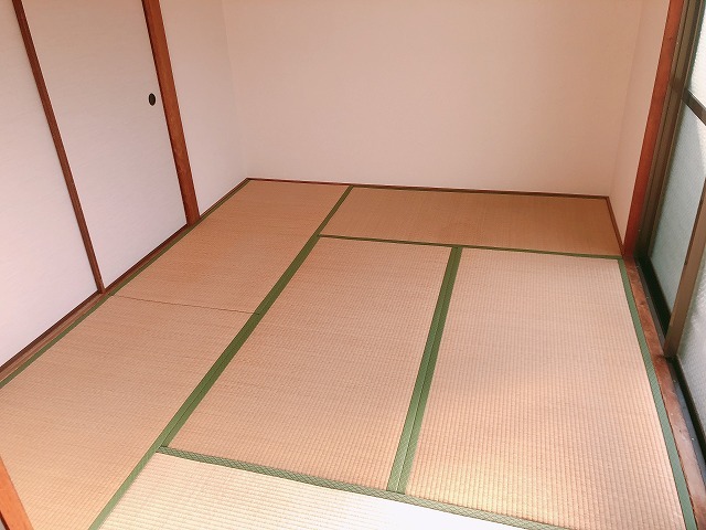 濱マンションエルの居間写真