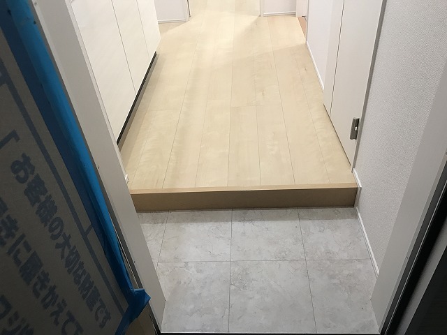阪神本線 出屋敷駅 徒歩6分 3階建 築10年の玄関写真