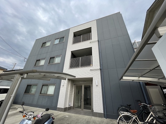 JR東海道・山陽本線 尼崎駅 徒歩13分 築9年