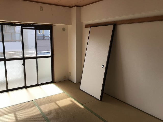 クリスタルハイツ立花の居間写真