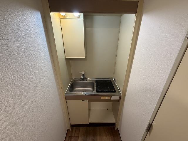 メイプル壱番館の居間写真