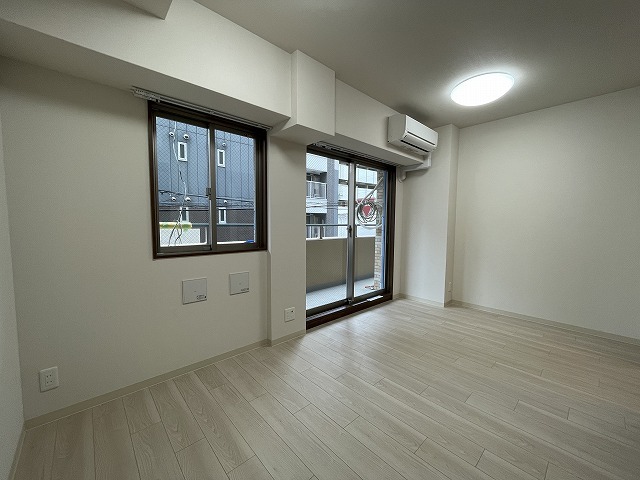 フォーリアライズ昭和南通2の居間写真