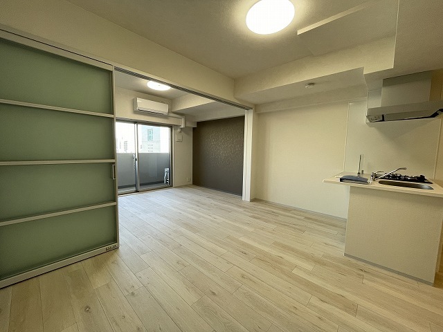グランクレンツ尼崎の居間写真