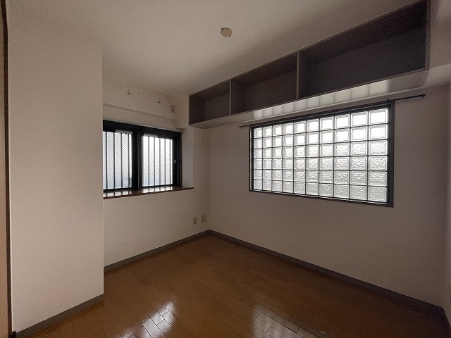崇徳院ハイツS棟の居間写真
