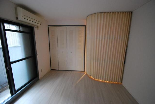 ベストレジデンス寝屋川の居間写真