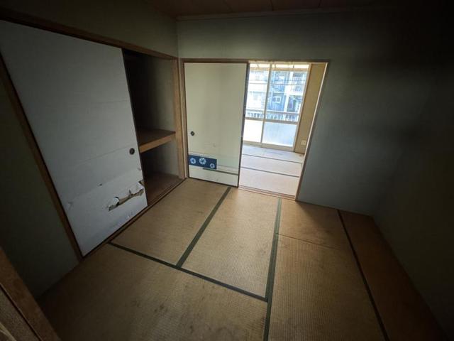 国松ハイツ2号館の居間写真