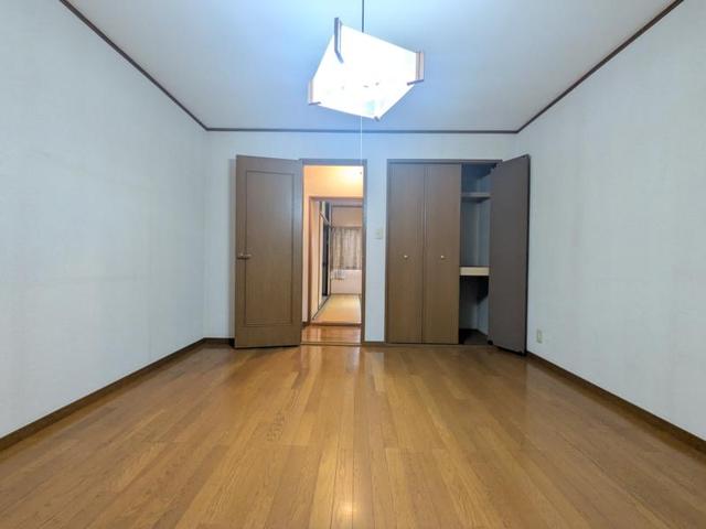 京阪本線 寝屋川市駅 徒歩33分 3階建 築30年の居間写真
