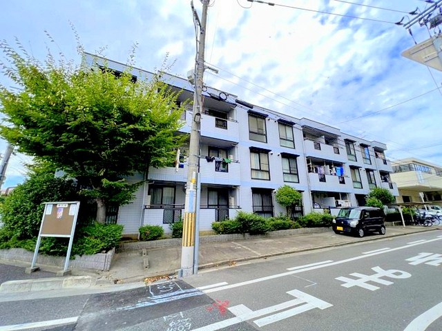 トリヴァンベール南吹田の外観写真