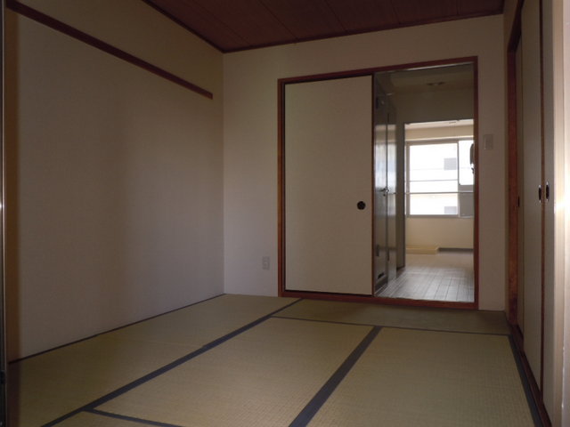 ベクヴェーム本山の居間写真