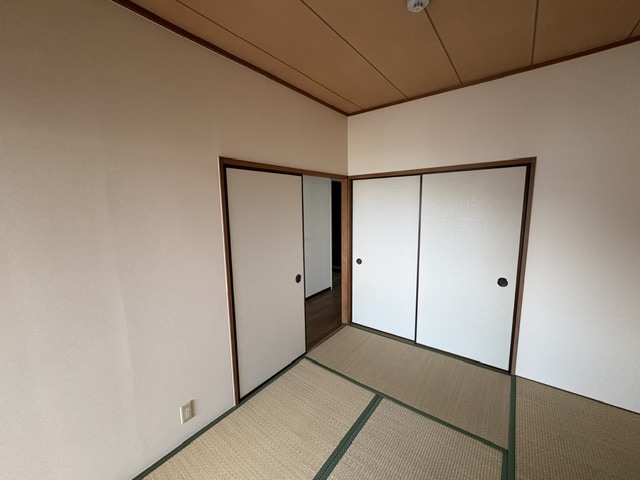 ベルベデ-ル甲南の居間写真