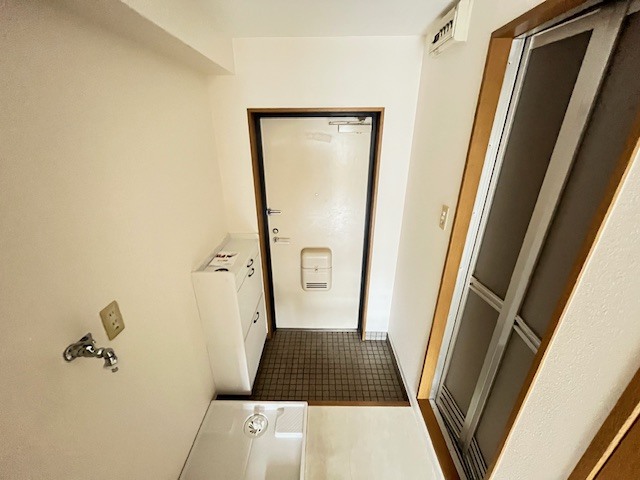 JR東海道・山陽本線 摂津本山駅 徒歩9分 7階建 築30年の玄関写真