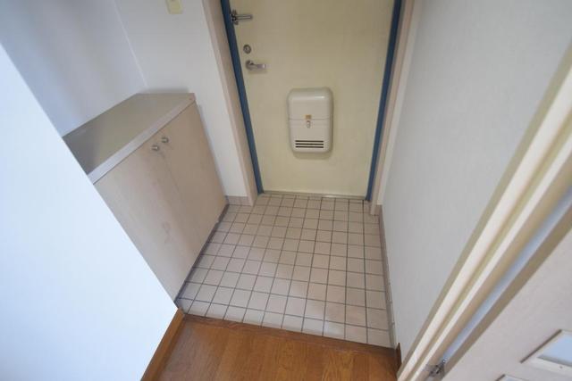 阪神本線 新在家駅 徒歩7分 7階建 築31年の玄関写真