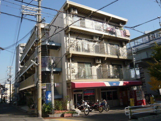 山田マンションの外観写真