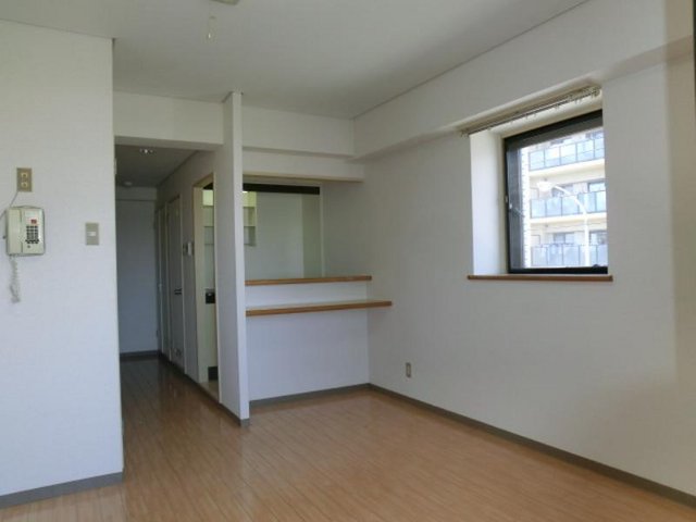 マンショントリンの居間写真