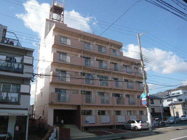 JR東海道・山陽本線 摂津本山駅 徒歩7分 5階建 築43年の外観写真