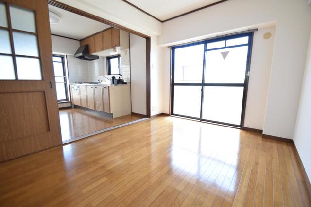 サンヴェール青谷の居間写真