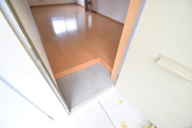 土居アパートの玄関写真