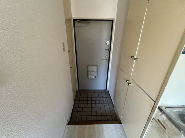 ルシェルンパート2の玄関写真