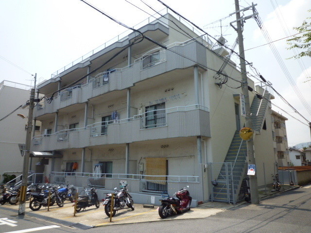 三景マンションの外観写真
