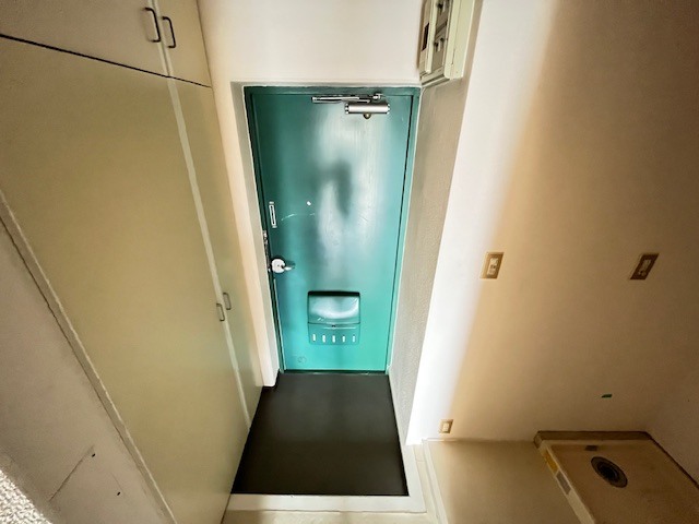 阪神本線 深江駅 徒歩4分 4階建 築42年の玄関写真