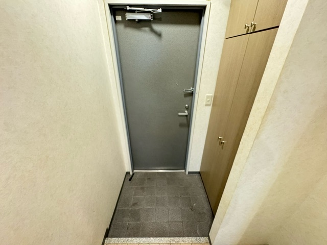 モトヤマナカマチS&Hビルの玄関写真