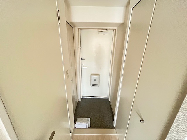 JR東海道・山陽本線 摂津本山駅 徒歩10分 7階建 築32年の玄関写真