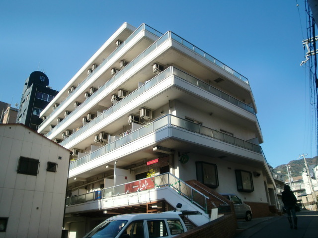 JR東海道・山陽本線 六甲道駅 徒歩6分 5階建 築44年の外観写真