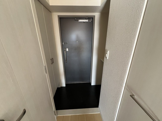 阪神本線 大石駅 徒歩3分 11階建 築19年の玄関写真
