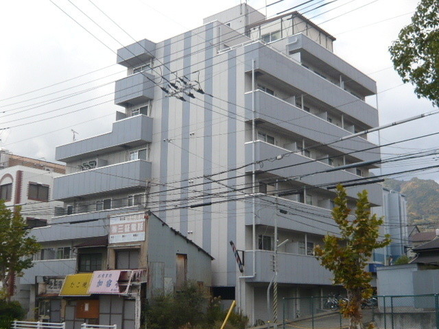 阪急神戸本線 六甲駅 徒歩10分 7階建 築28年の外観写真