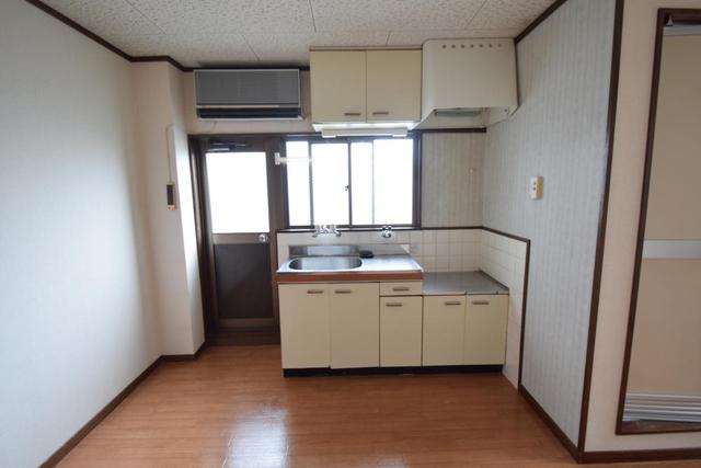 第一玉田マンションのキッチン写真