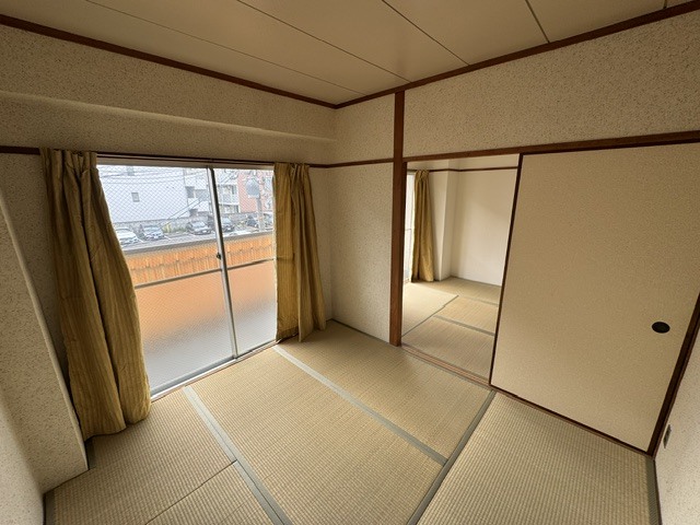 東嶋岸地マンションの居間写真