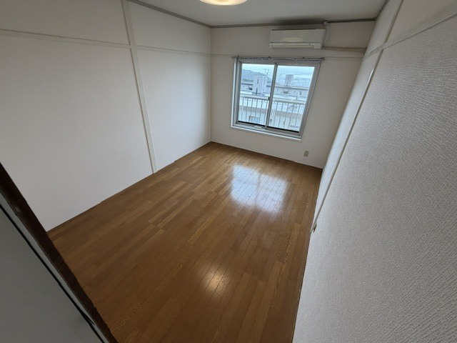 渦ヶ森コーポ13号棟の居間写真