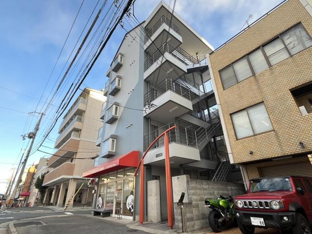 クレストイズミの外観写真