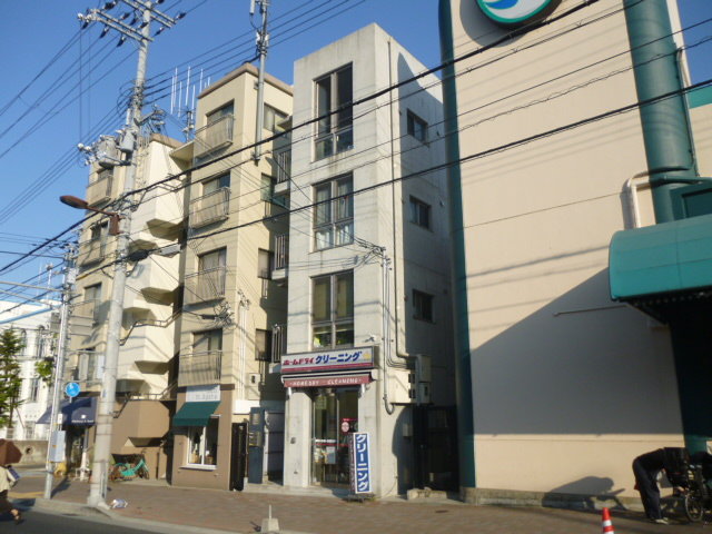 フルール西岡本の外観写真