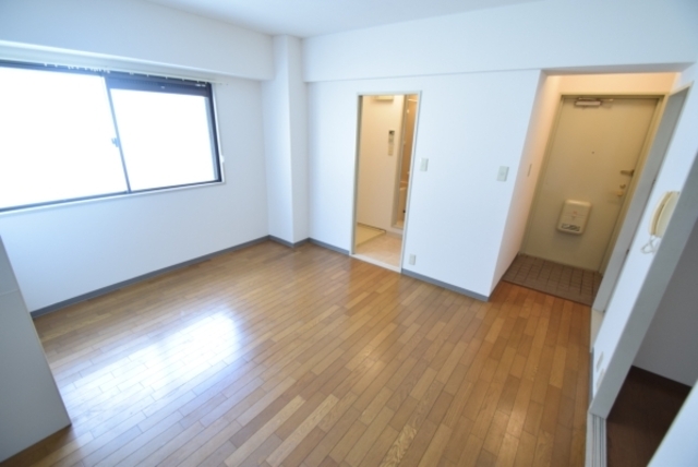 秋田マンションの居間写真