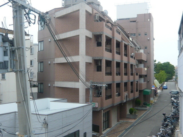 西灘駅前ハイツの外観写真