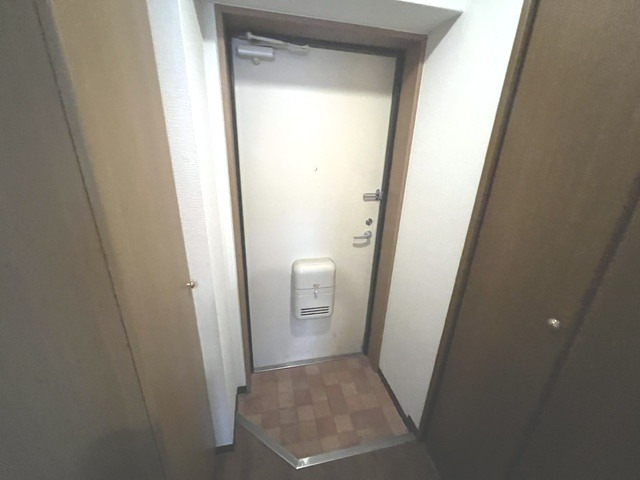 西灘駅前ハイツの玄関写真