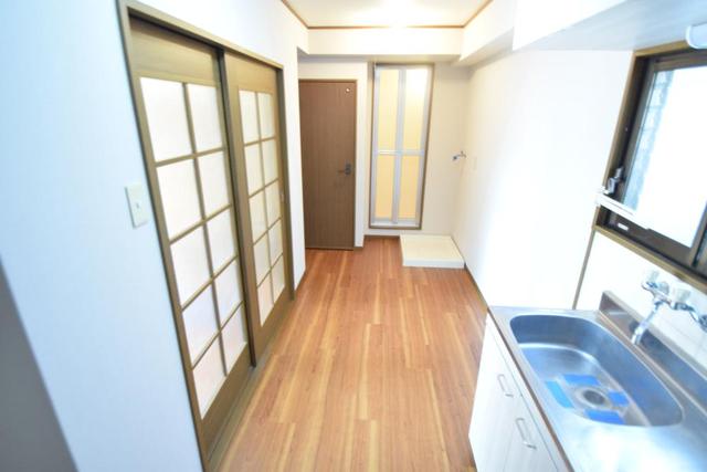 ハイツ片岡の居間写真